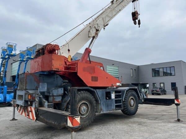 TADANO TR300E