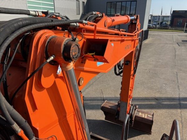 HITACHI ZAXIS 140W-5B - Image 13