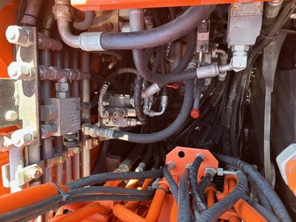 HITACHI ZX 140W-5B - Image 14