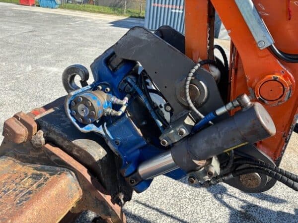 HITACHI ZX 140W-5B - Image 11