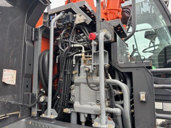 HITACHI ZX 140W-5B - Image 11