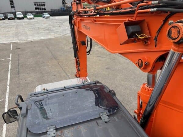 HITACHI ZX 140W-5B - Image 13