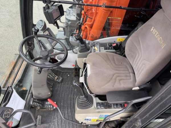 HITACHI ZX 140W-5B - Image 17