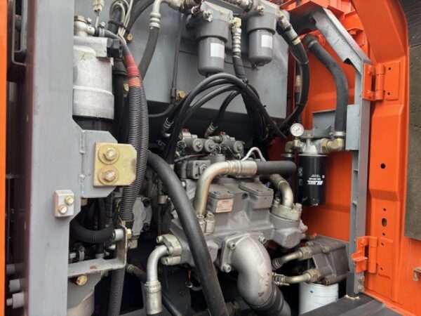 HITACHI ZX 140W-5B - Image 10