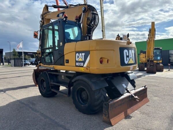 CATERPILLAR M313D
